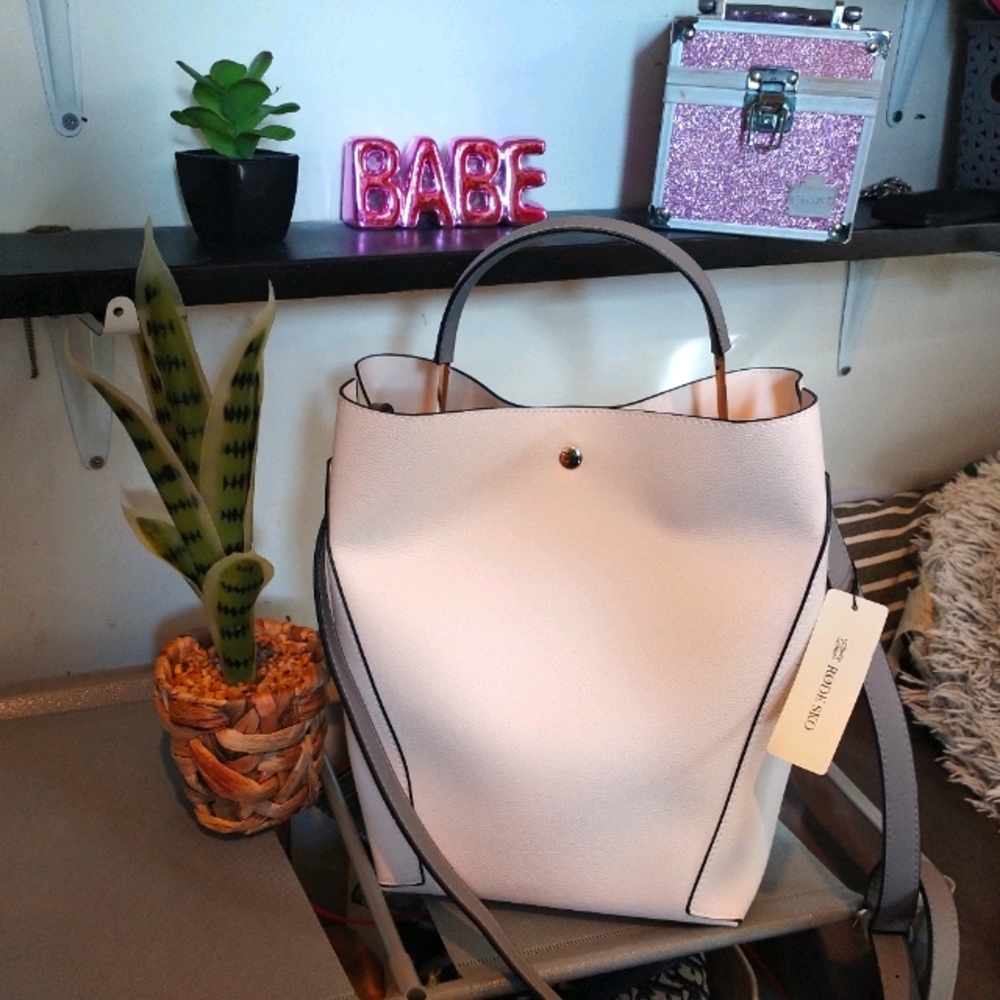 NWT Rode Sko Vegan Leather Bucket Bag